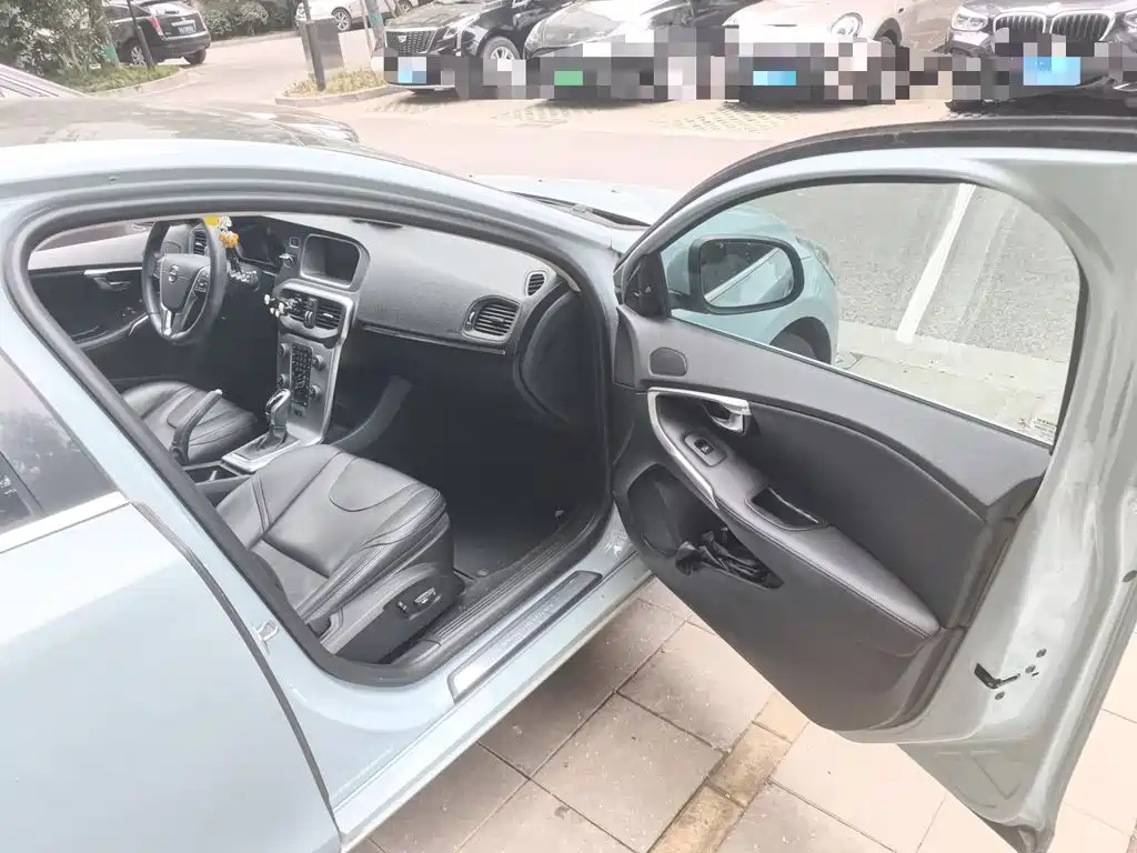 Volvo V40 — миниатюра 19