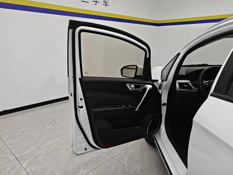Geely Vision X3 — миниатюра 7