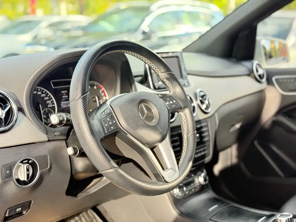 Mercedes-Benz B-Class — миниатюра 14