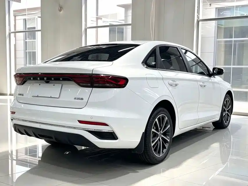 Geely Emgrand — миниатюра 7