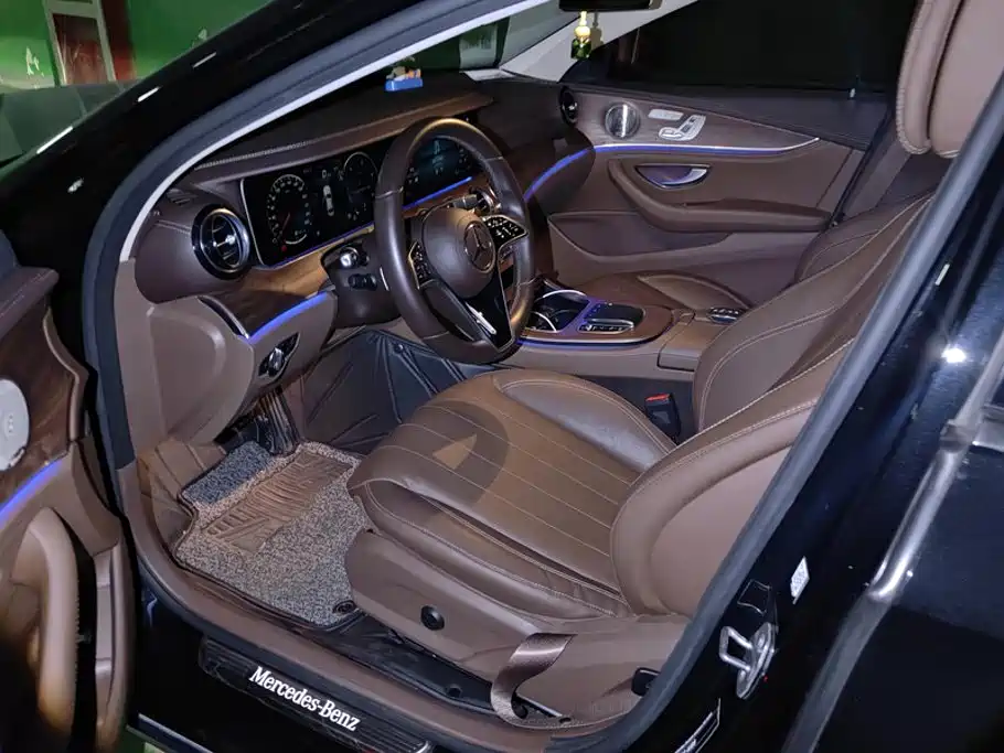 Mercedes-Benz E-Class — миниатюра 9