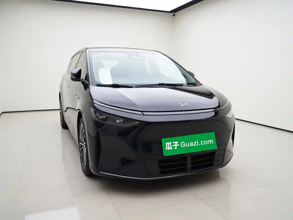 XPeng X9 — миниатюра 2