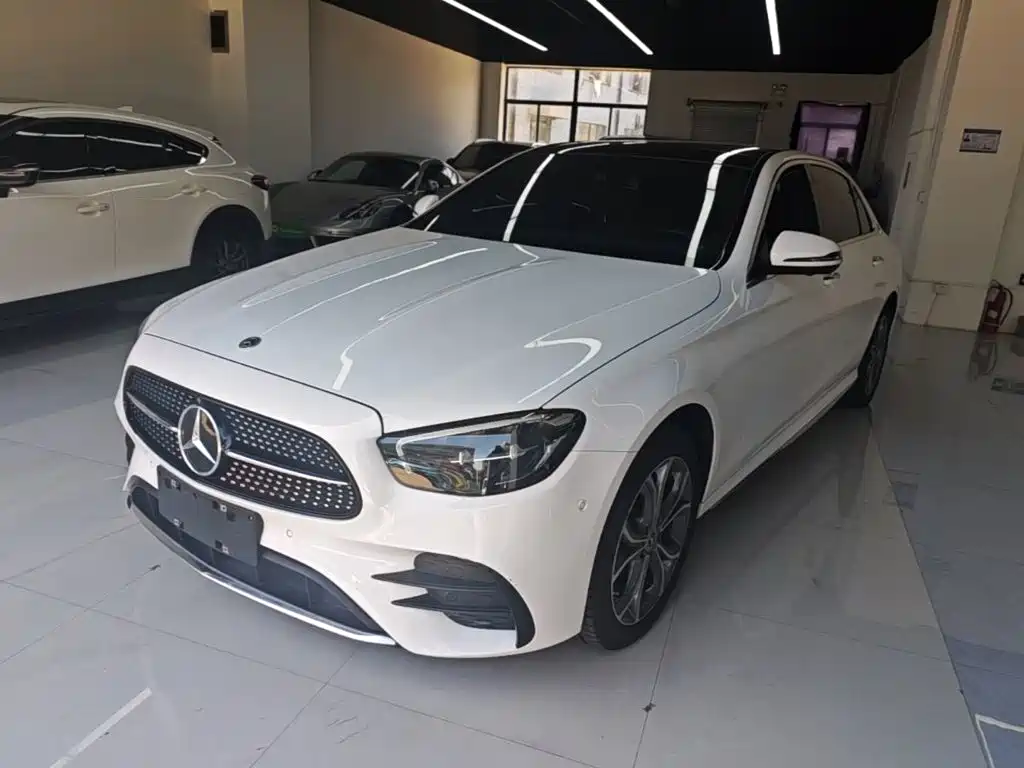 Mercedes-Benz E-Class — миниатюра 2