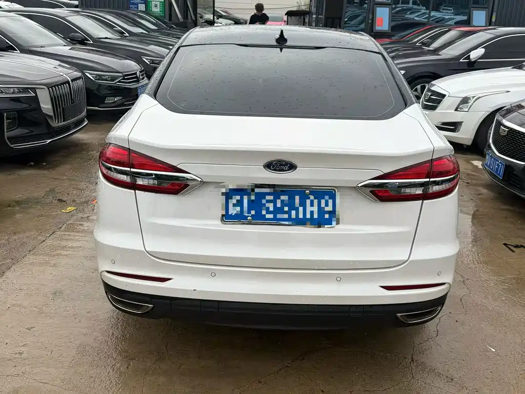 Ford Mondeo — миниатюра 7