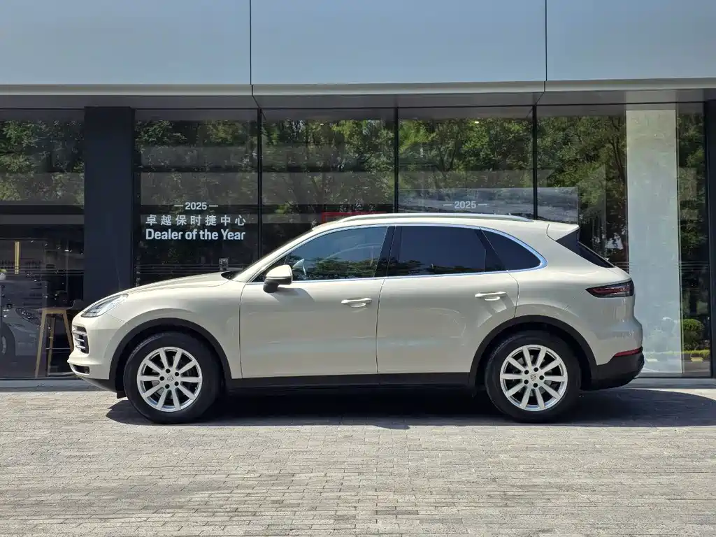 Porsche Cayenne — миниатюра 3