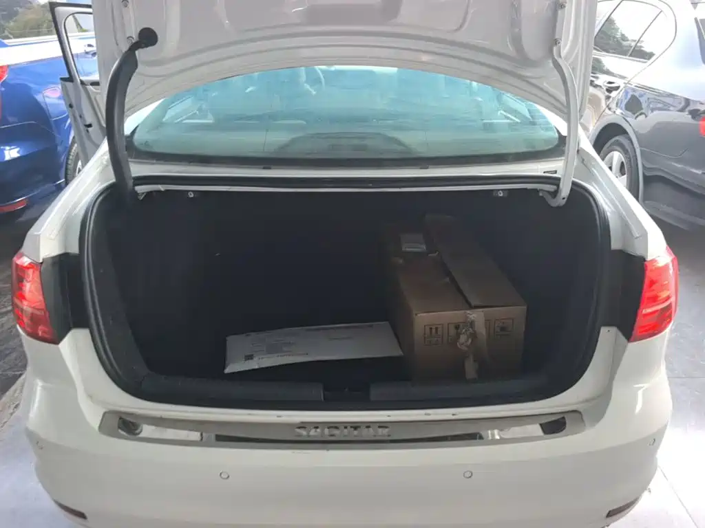 Volkswagen Sagitar — миниатюра 19