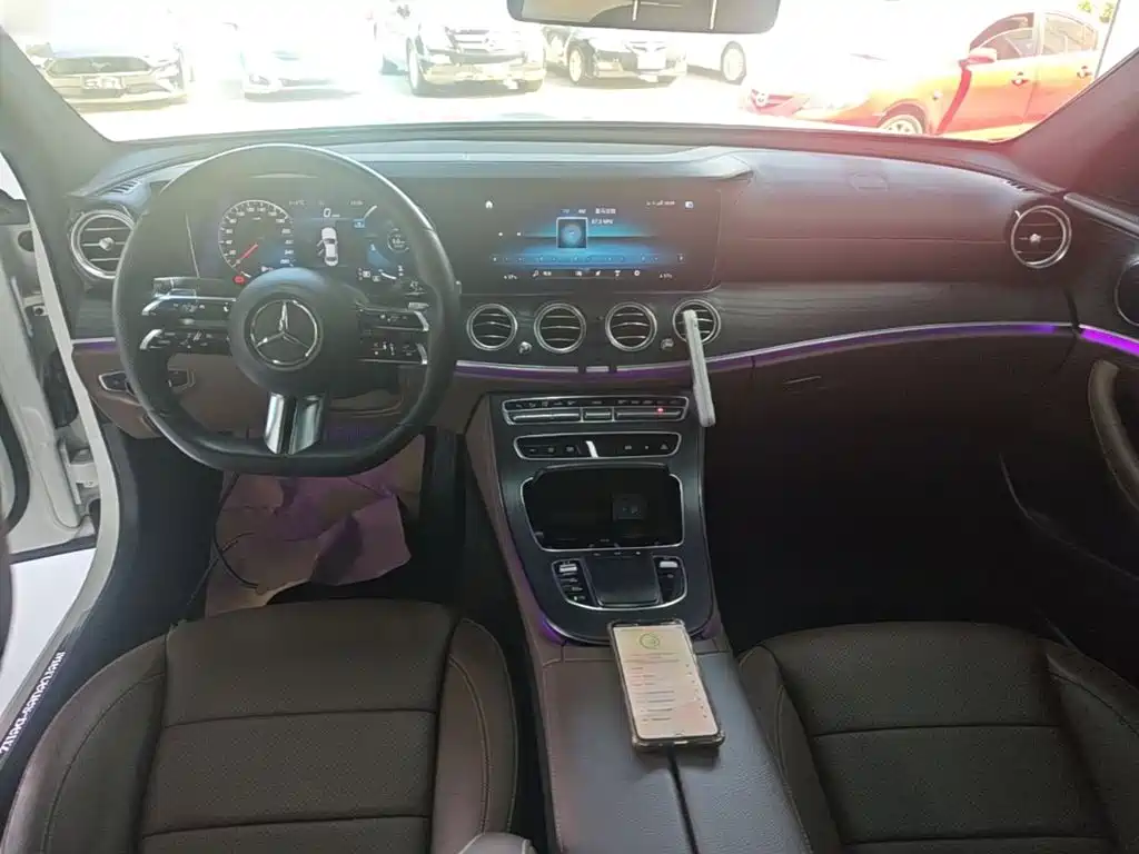 Mercedes-Benz E-Class — миниатюра 10