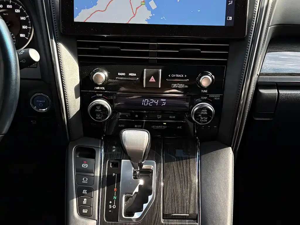 Lexus LM — миниатюра 12