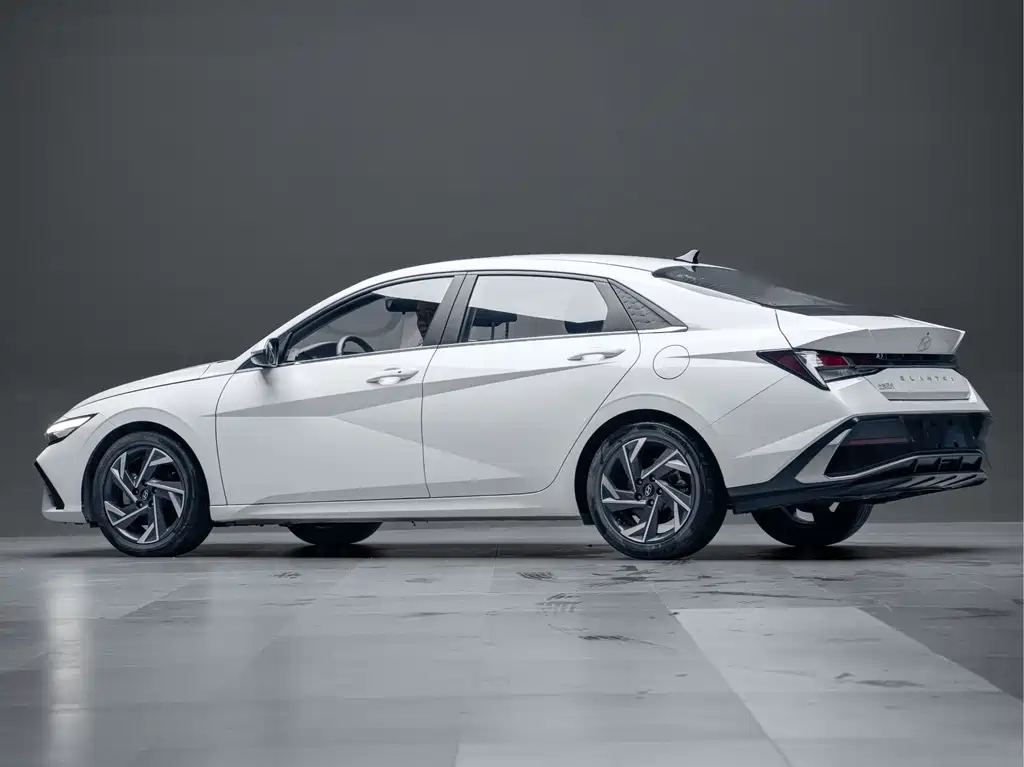 Hyundai Elantra — миниатюра 9