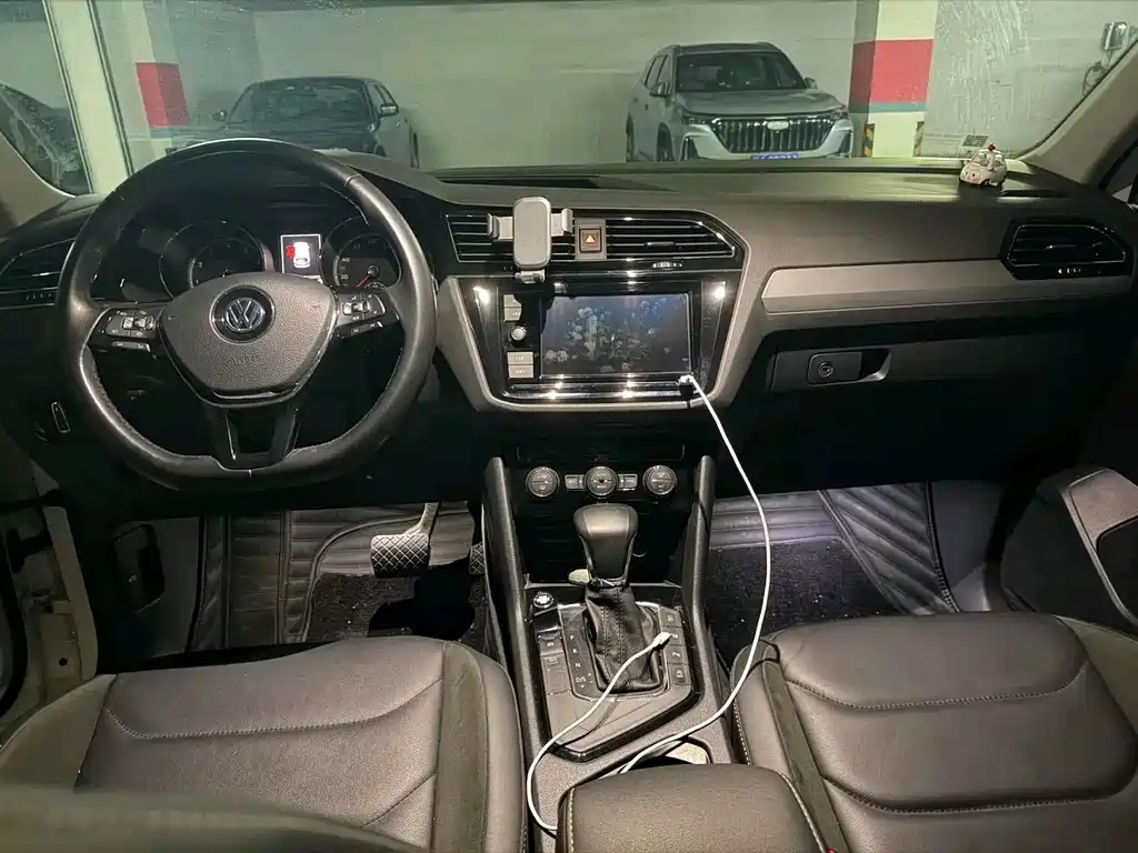 Volkswagen Tiguan L — миниатюра 4