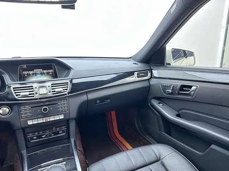 Mercedes-Benz E-Class — миниатюра 21