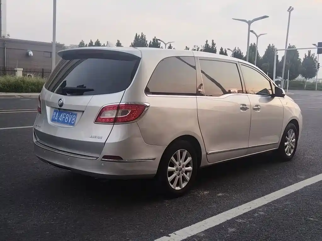 Buick GL8 — миниатюра 6