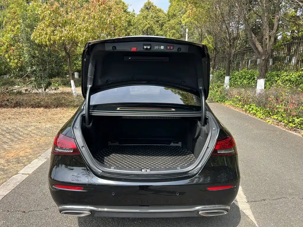 Mercedes-Benz E-Class E 2023 E 300 L Fashion