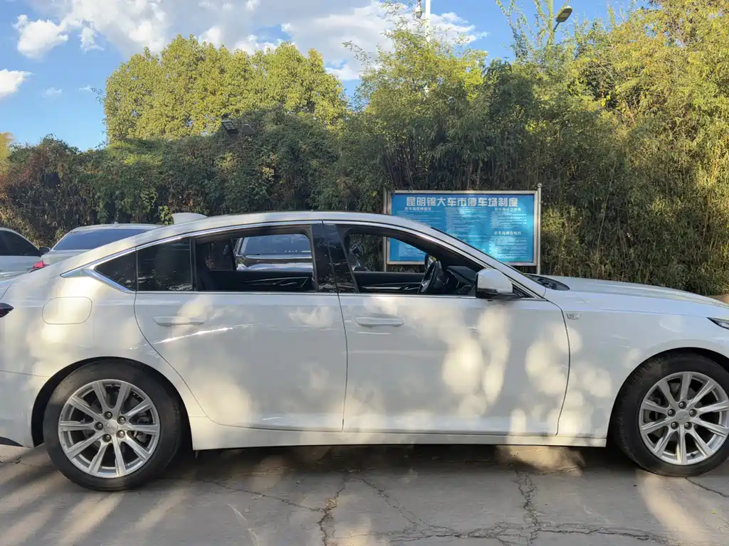Cadillac CT5 — миниатюра 15