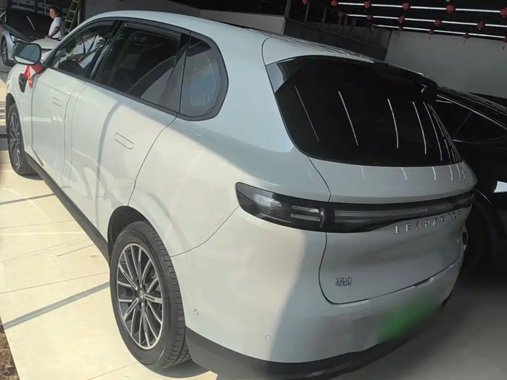 Leapmotor Leapmotor B10 — миниатюра 5