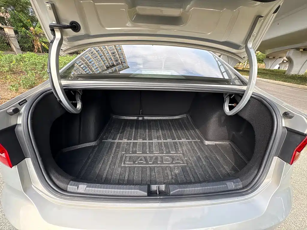 Volkswagen Lavida — миниатюра 18
