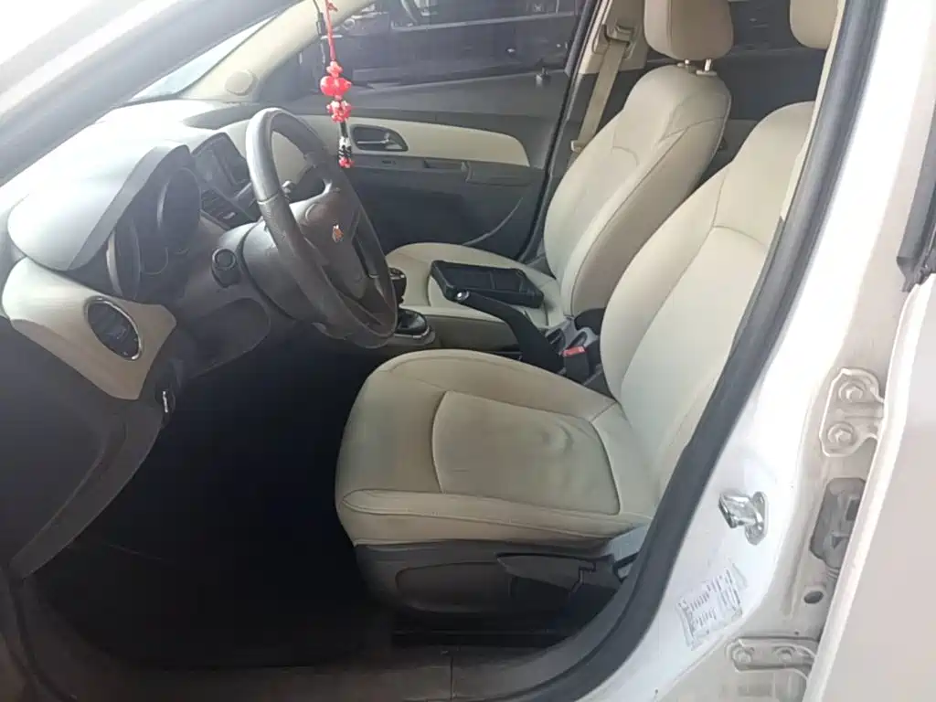 Chevrolet Cruze — миниатюра 15