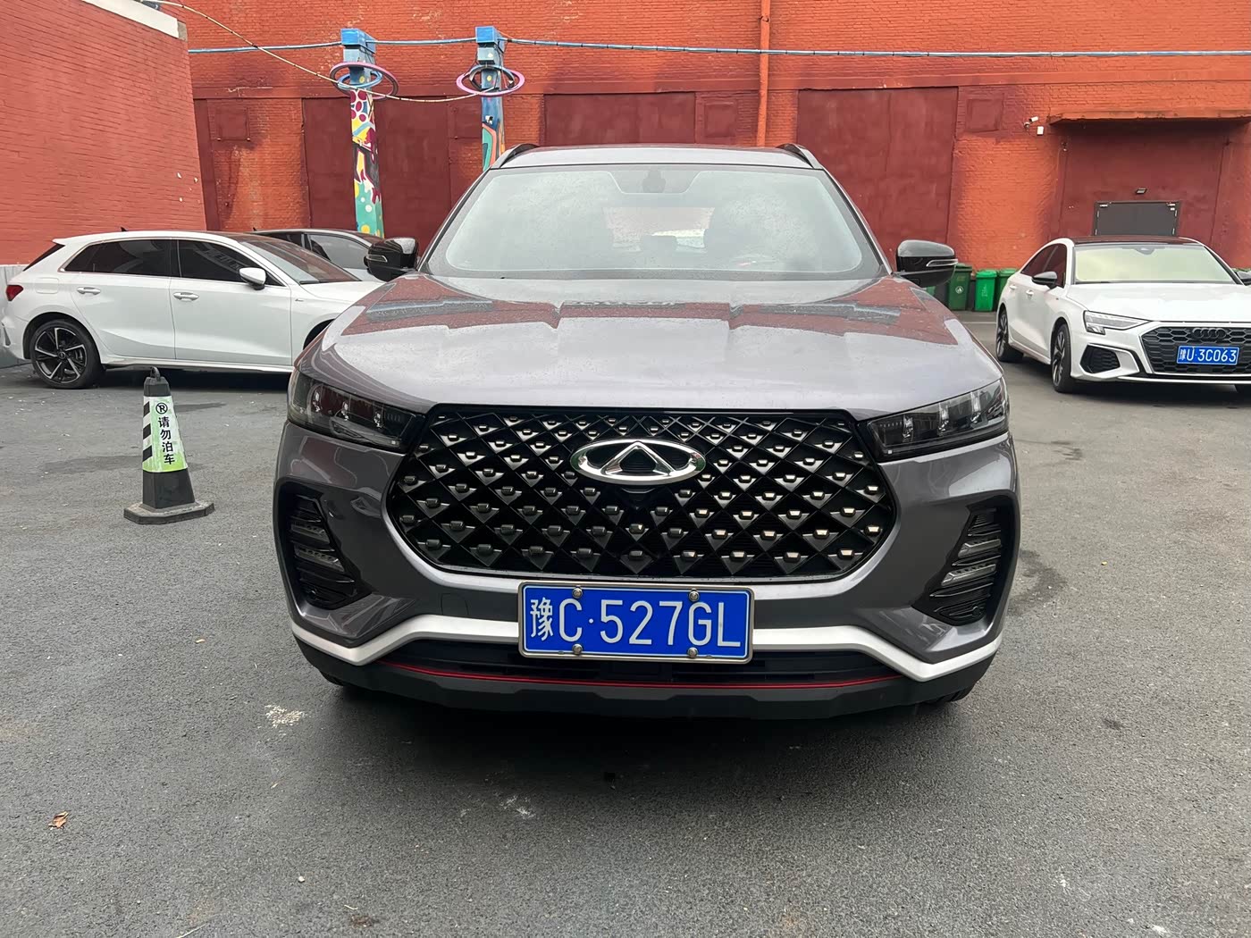 CHERY Tiggo 7 1.5 л 2023 г. Серебристо-серый, пробег 13000 км