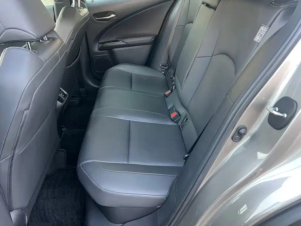 Lexus UX — миниатюра 5