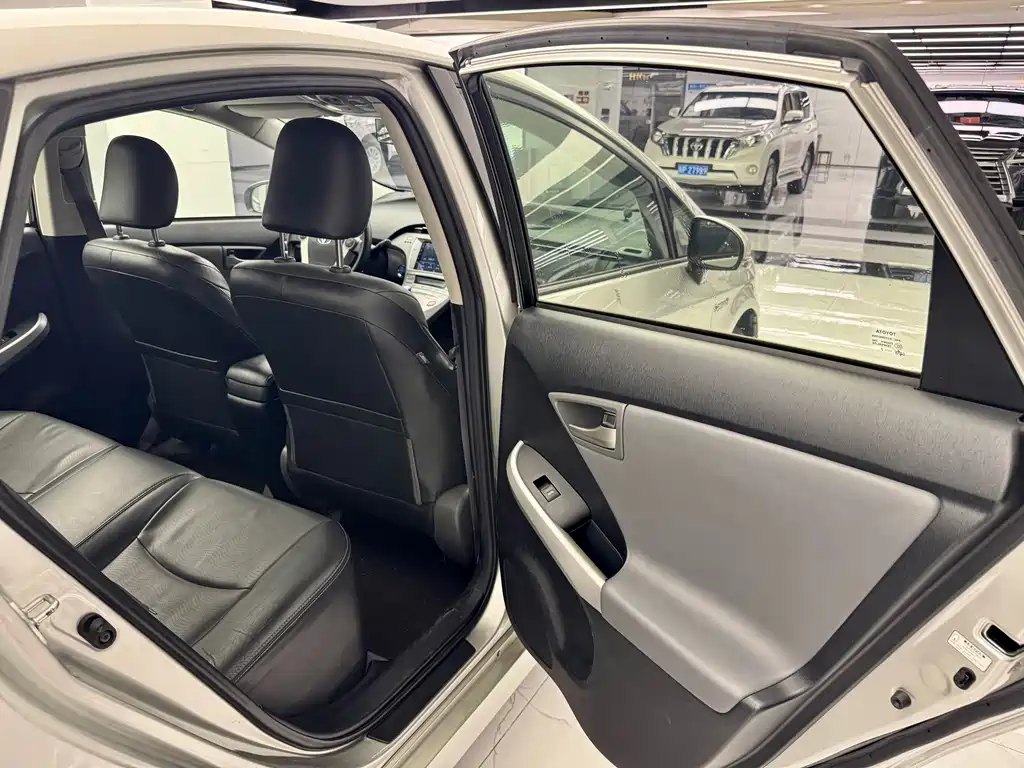 Toyota Prius — миниатюра 18