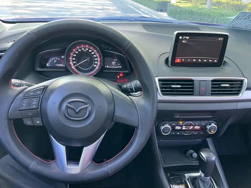 Mazda 3 Axela — миниатюра 16