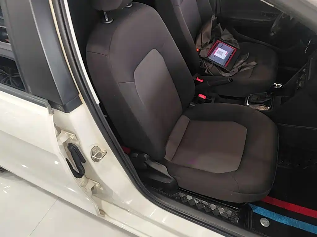 Volkswagen Jetta — миниатюра 25