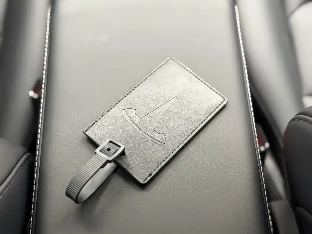Tesla Model 3 — миниатюра 16