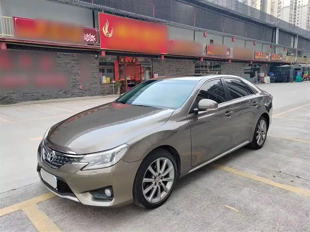 Toyota Reiz 2015