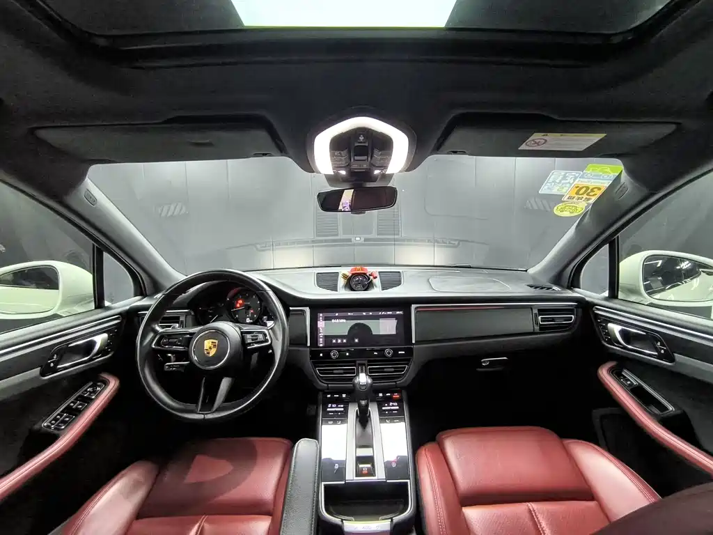 Porsche Macan — миниатюра 9