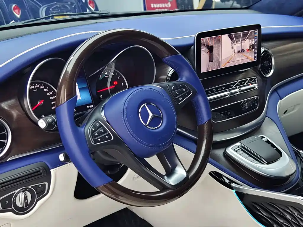 MERCEDES-BENZ V CLASS