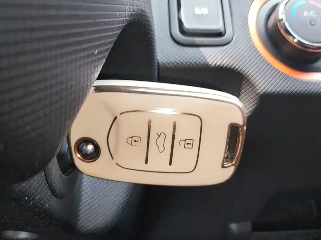 Wuling MINIEV — миниатюра 9