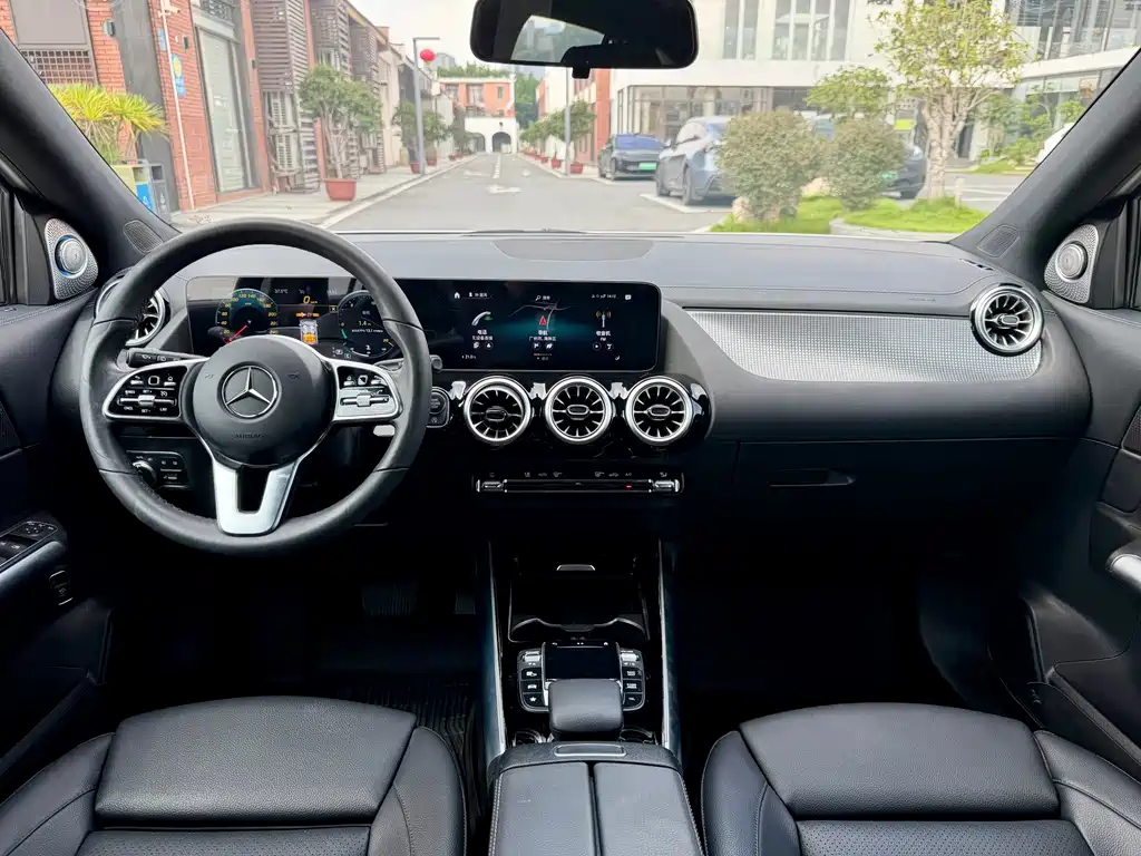 Mercedes-Benz GLA — миниатюра 12