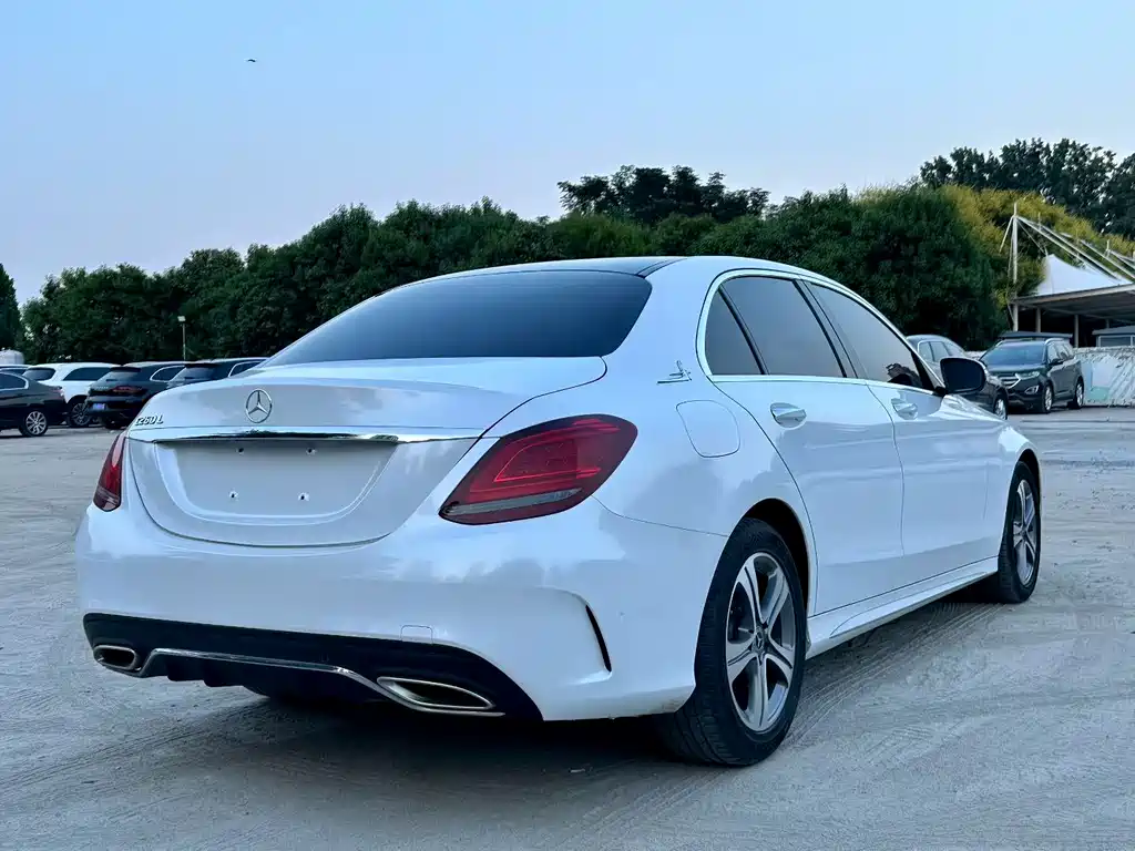 Mercedes-Benz C-Class — миниатюра 7