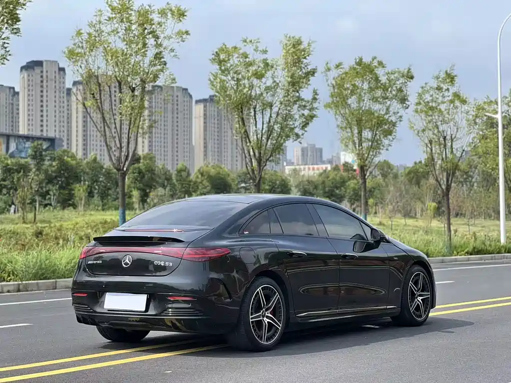Mercedes-Benz EQE AMG — миниатюра 10