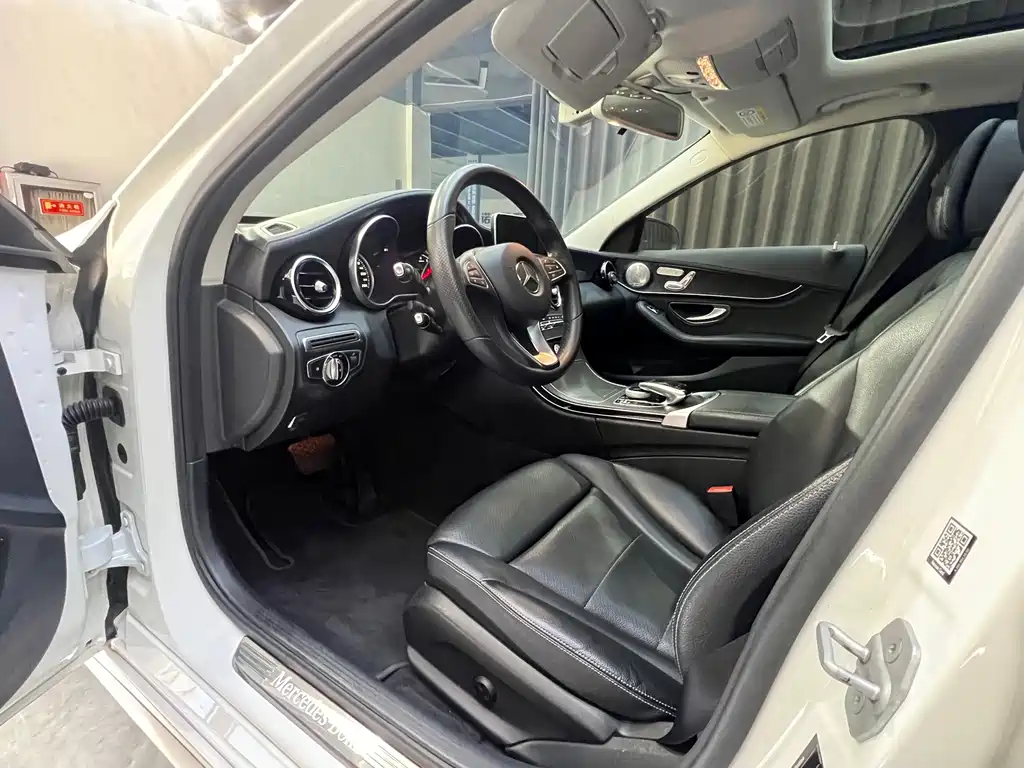 Mercedes-Benz C-Class — миниатюра 6