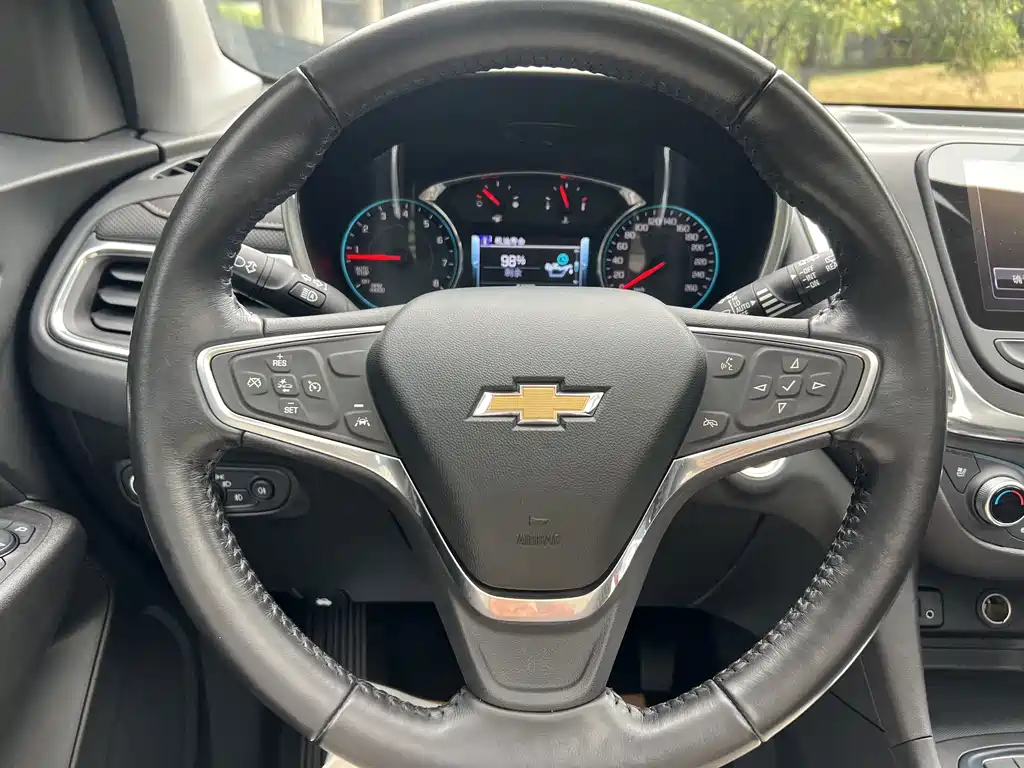 Chevrolet Equinox — миниатюра 15