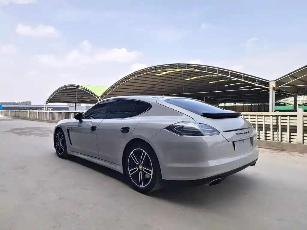 Porsche Panamera 2013 Panamera Platinum Edition 3.6L