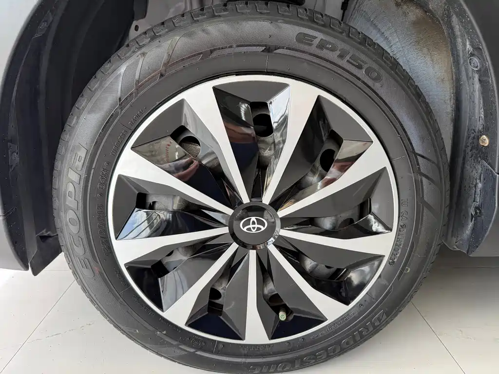 Toyota Yaris L — миниатюра 13