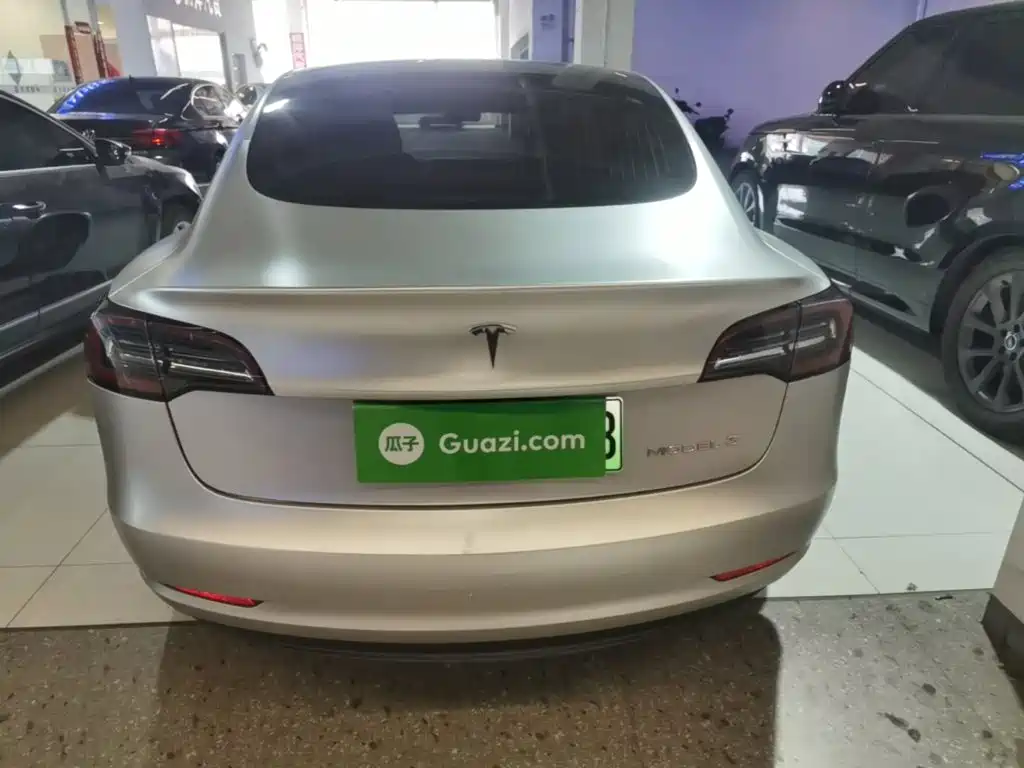 Tesla Model 3 — миниатюра 6
