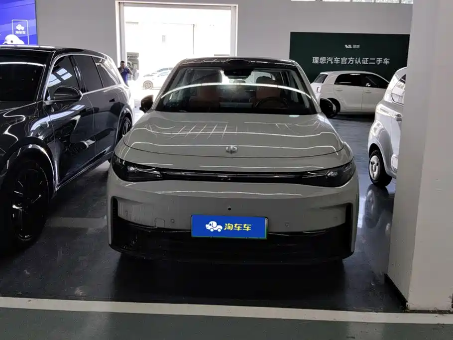 Leapmotor Leapmotor C10 — миниатюра 2