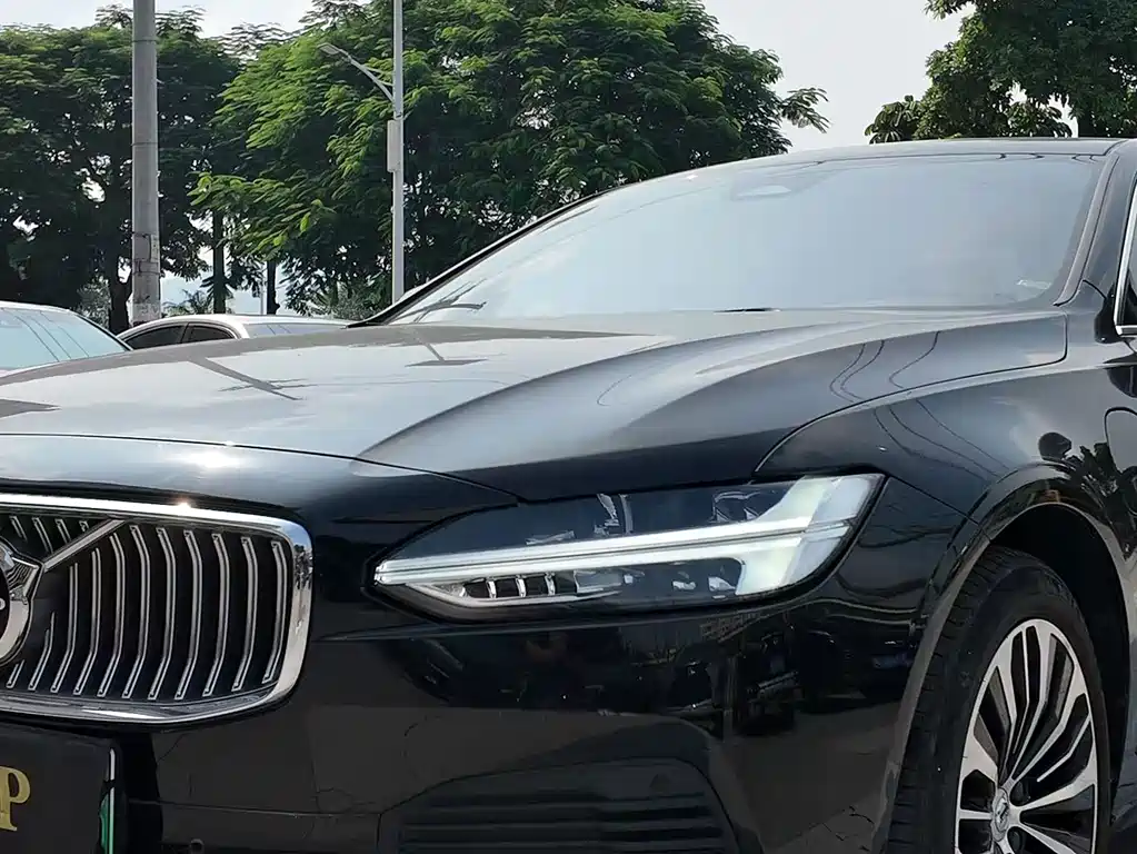 Volvo S90 PHEV — миниатюра 3