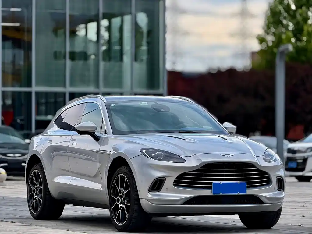 Aston Martin DBX 2020 4.0T V8