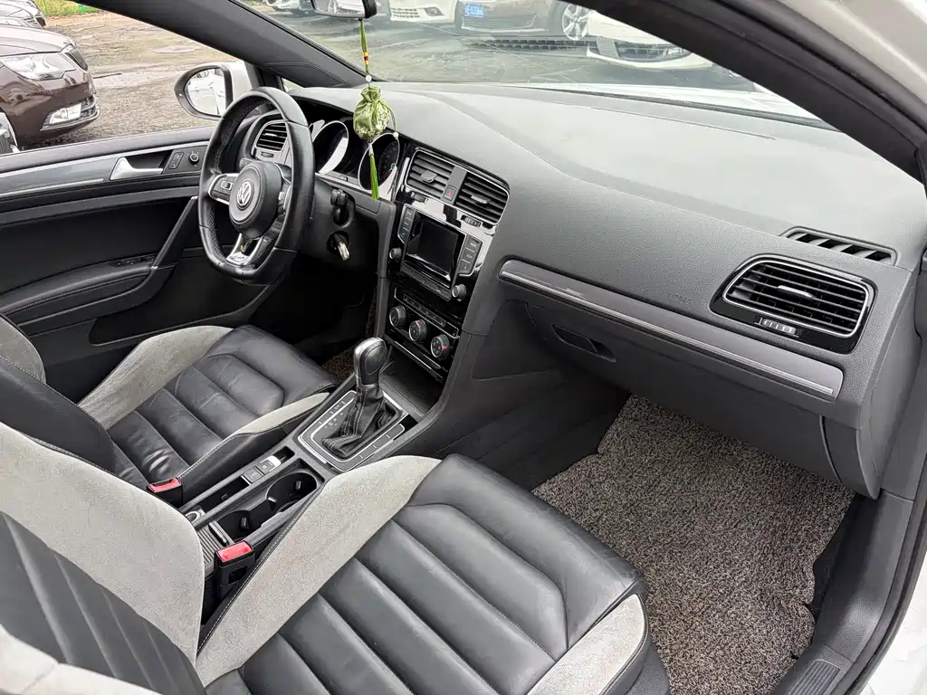 Volkswagen Golf — миниатюра 13