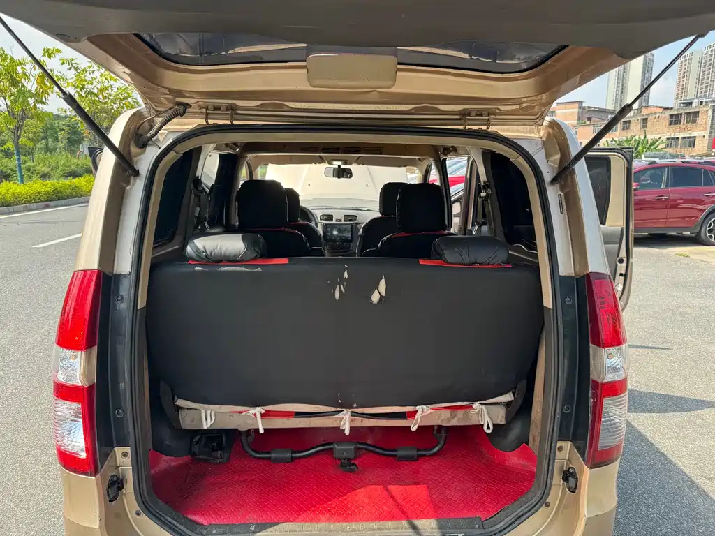 Wuling Hongguang — миниатюра 9