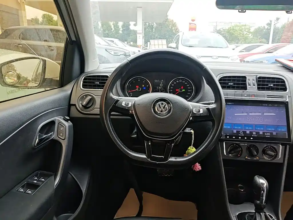 Volkswagen Polo — миниатюра 11
