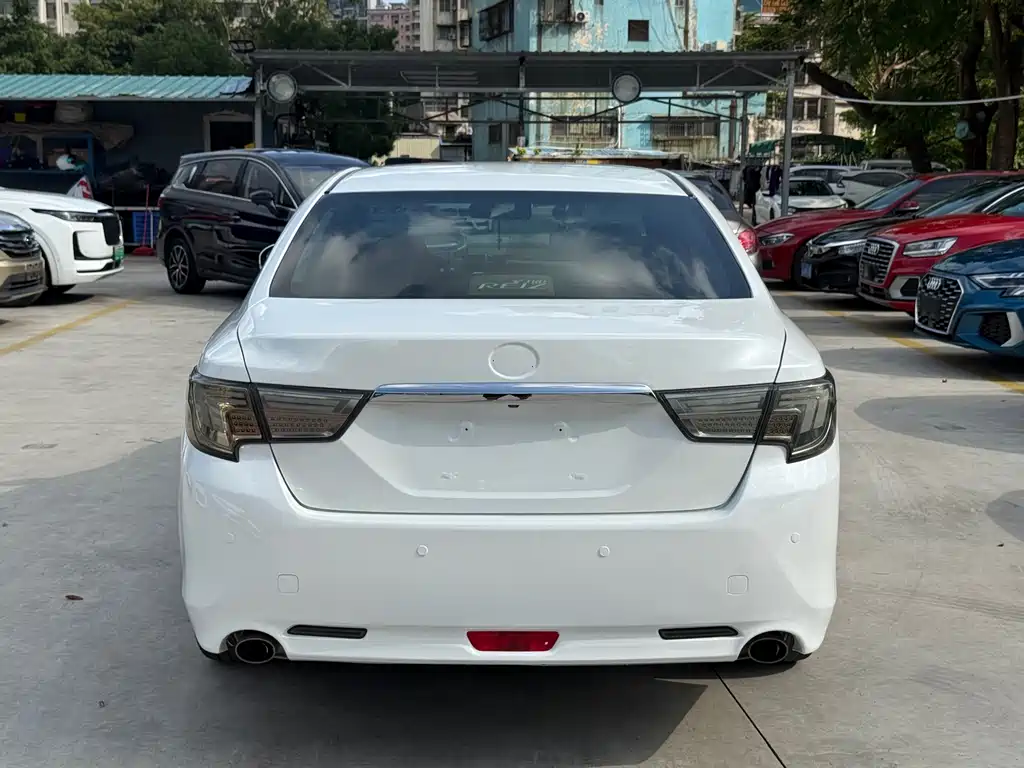 Toyota Reiz — миниатюра 5