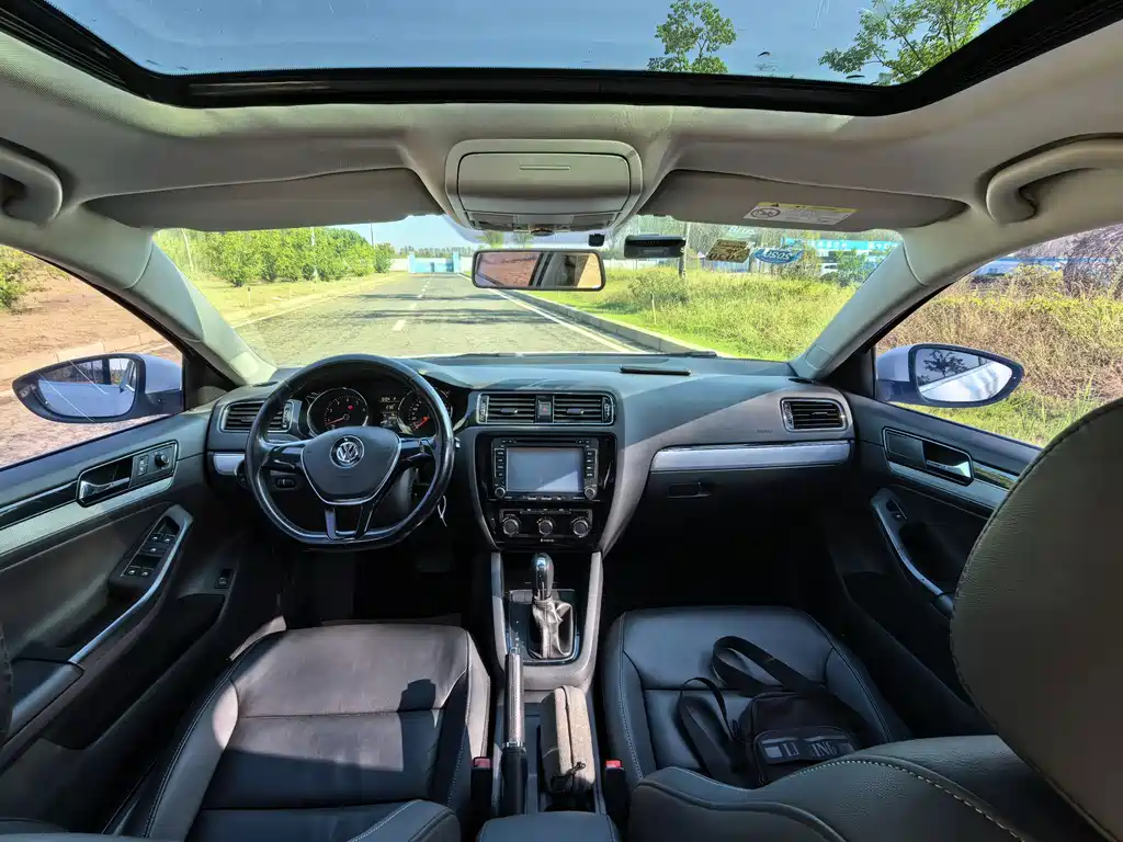 Volkswagen Sagitar — миниатюра 12