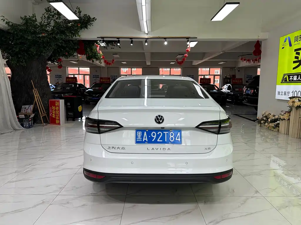 Volkswagen Lavida — миниатюра 5