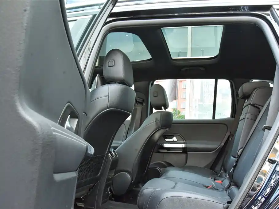Mercedes-Benz GLB — миниатюра 18