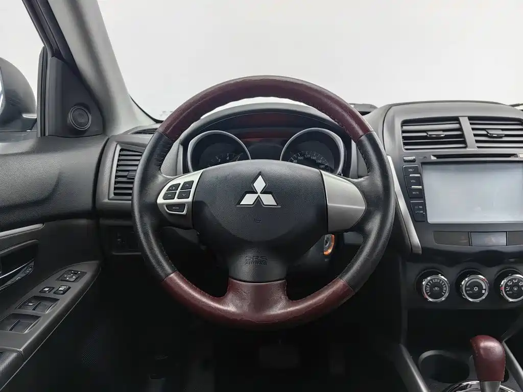 Mitsubishi ASX — миниатюра 11